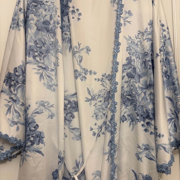 Flora Nikrooz Cream and Blue Floral Robe - Picture 2 of 2